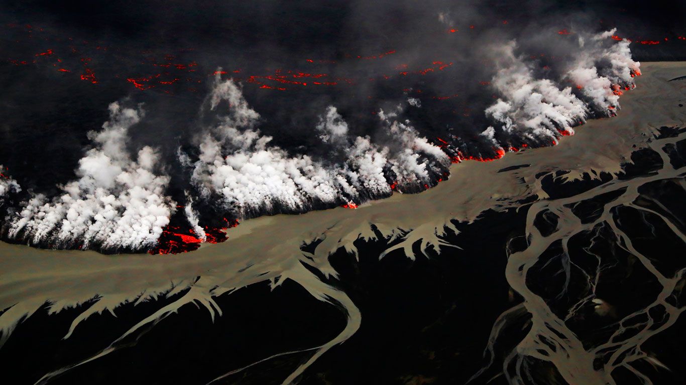 冰岛，胡勒汉火山喷发
