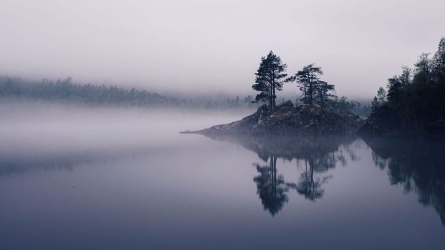 Ålvundeidet村附近的Innerdalsvatna湖，挪威
