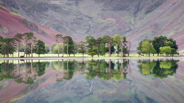 湖区的巴特米尔湖，英国西北英格兰