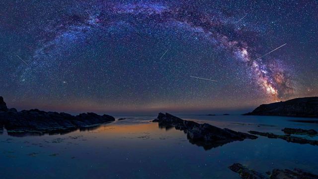 锡内莫雷茨村上空的英仙座流星雨，保加利亚