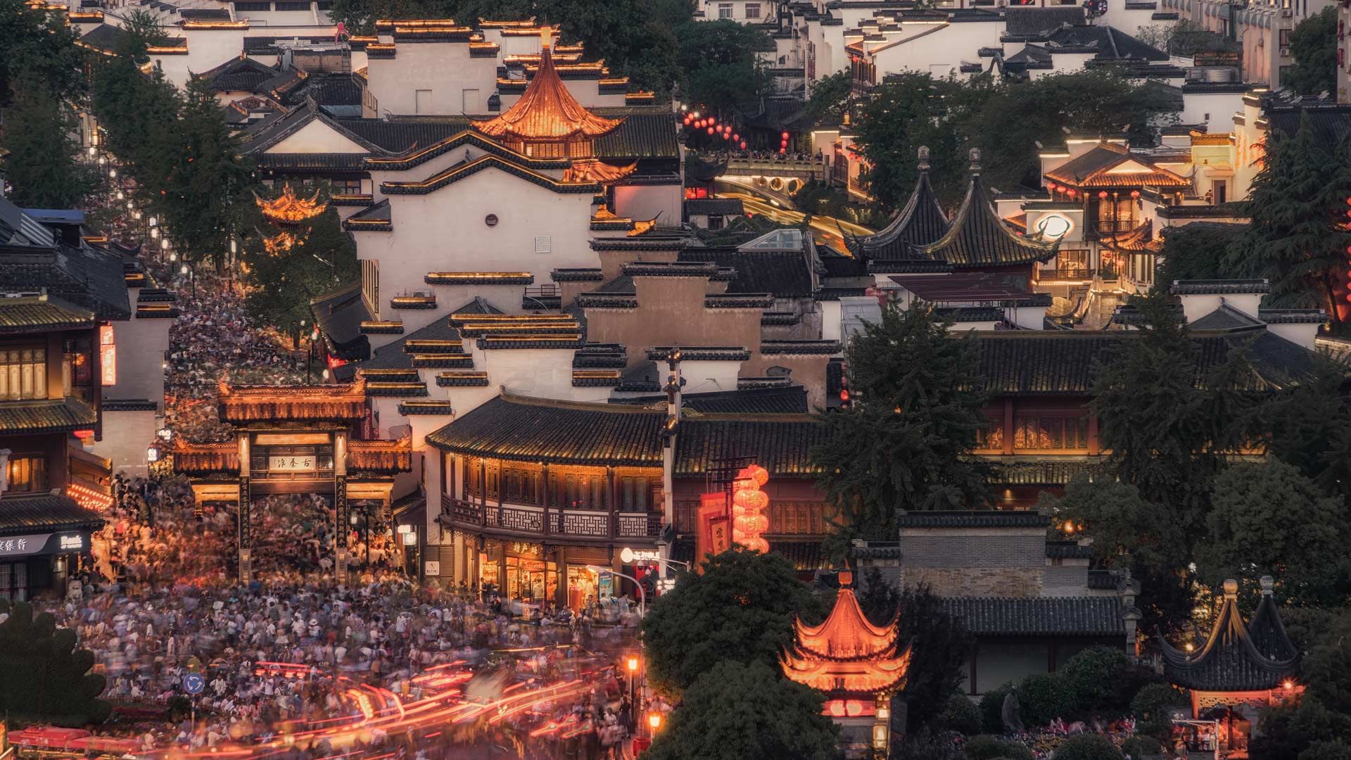 元宵节，又称上元节、小正月、元夕或灯节，为每年农历正月十五日，是中国的传统节日之一