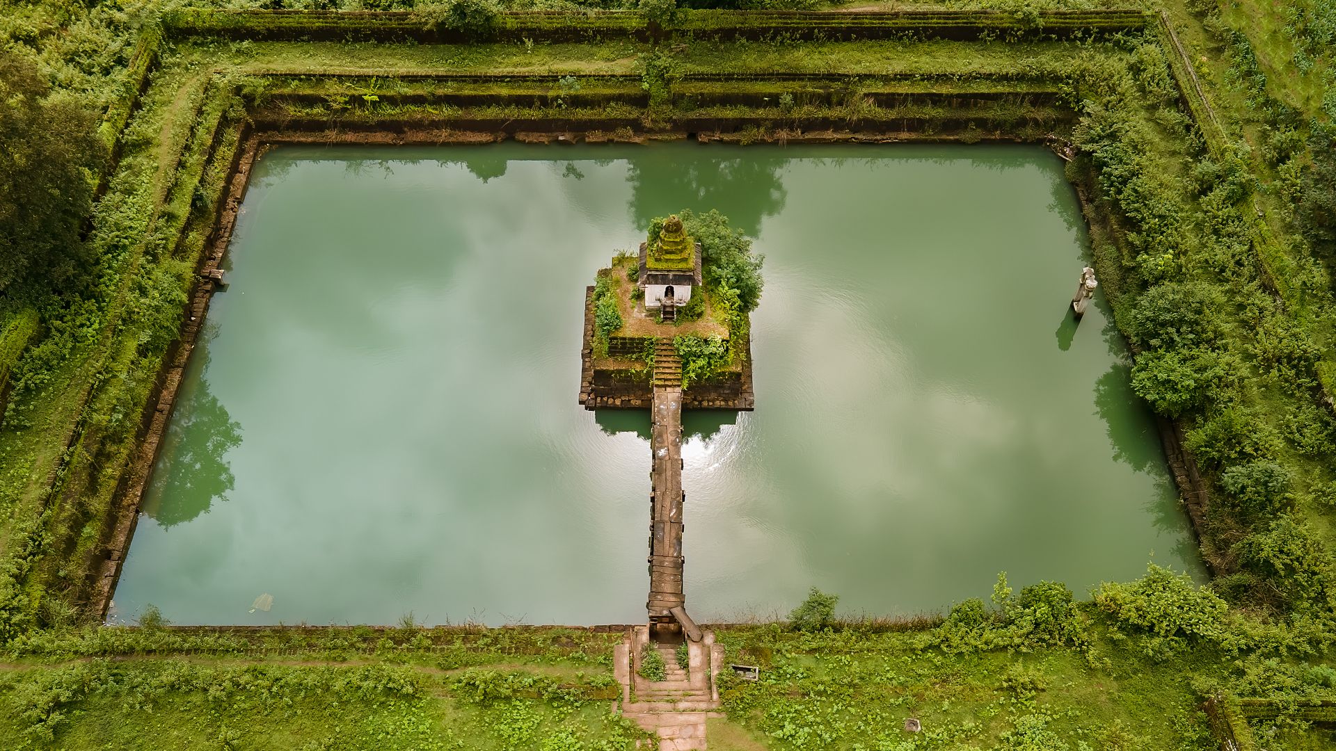 静水流深的传说